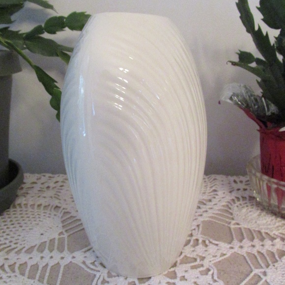Vintage Lenox Mirage Medium Vase - Picture 3 of 9